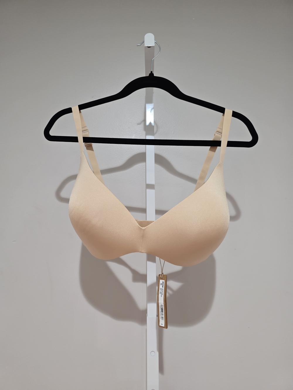 *NWT* SKIMS 36DDD Wireless Form Push-Up Bra In Color Sand